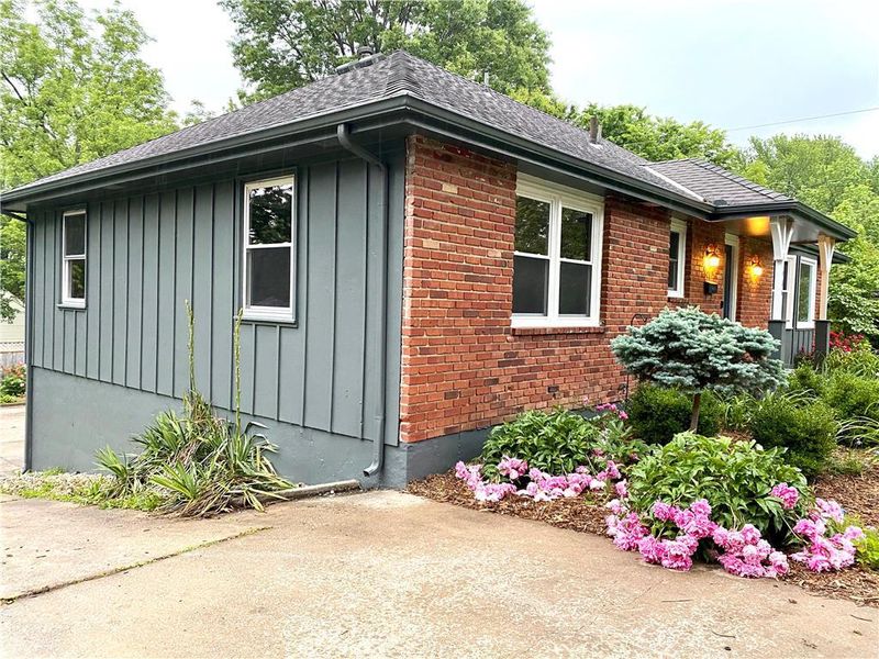 11906 E 61st Ter, Kansas City, MO 64133