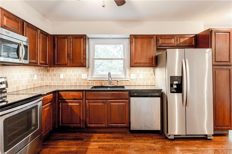 11906 E 61st Ter, Kansas City, MO 64133