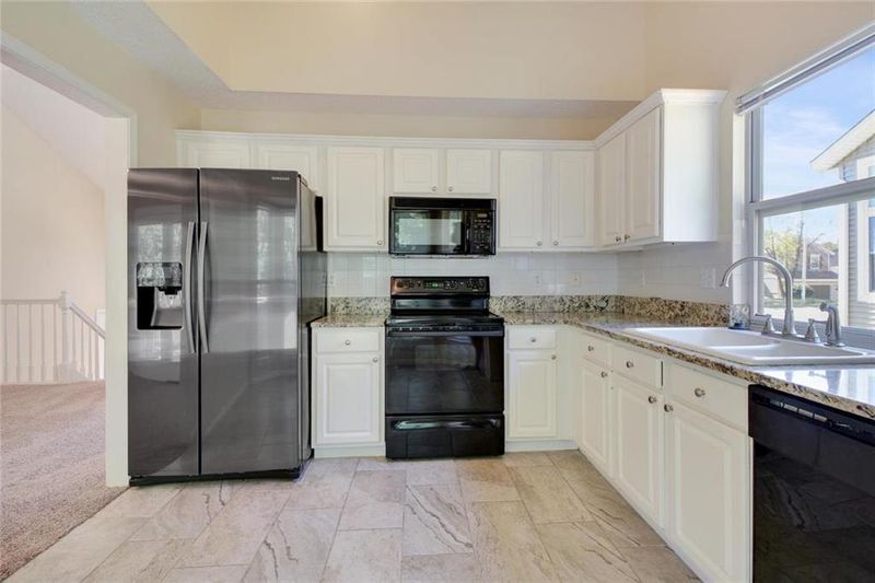 6411 N Mokane Ct, Kansas City, MO 64151