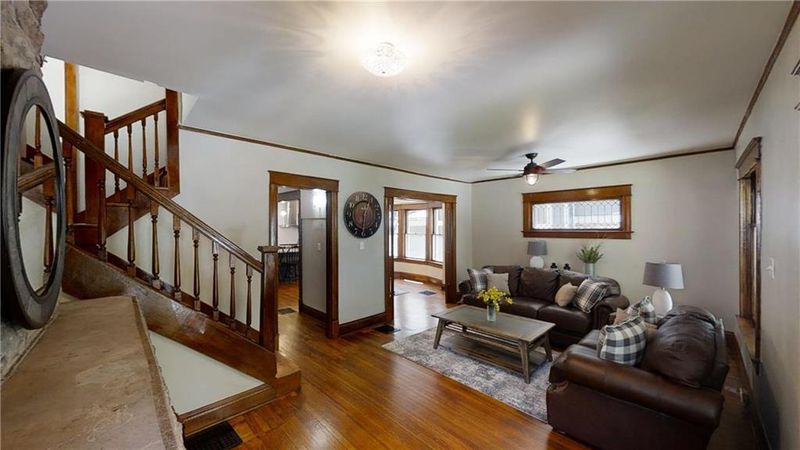 4227 Campbell St, Kansas City, MO 64110