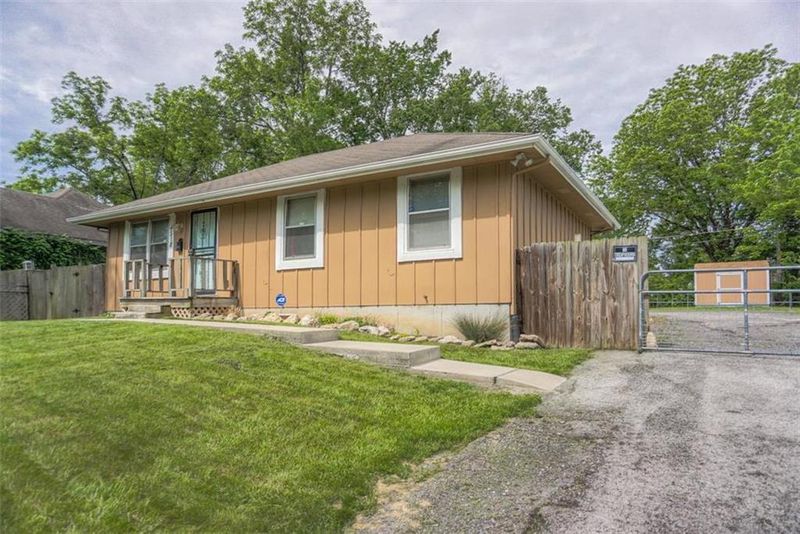 4518 Cypress Ave, Kansas City, MO 64130