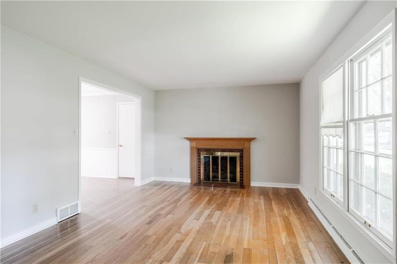 601 E 109th St, Kansas City, MO 64131