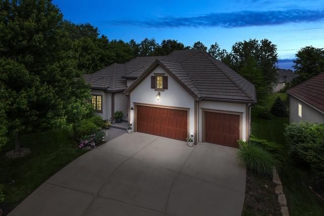 5900 NW 104th St, Kansas City, MO 64154