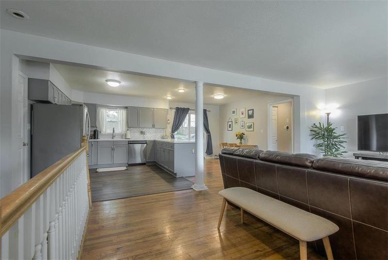 8141 Main St, Kansas City, MO 64114