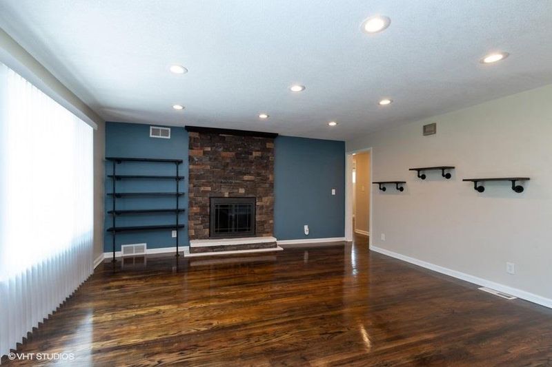 7836 Ward Pw, Kansas City, MO 64114