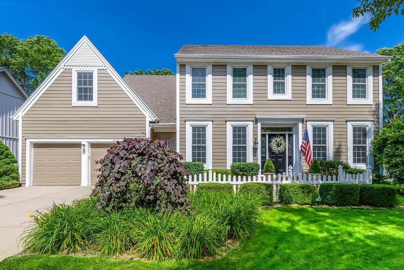 12225 Juniper St, Overland Park, KS 66209