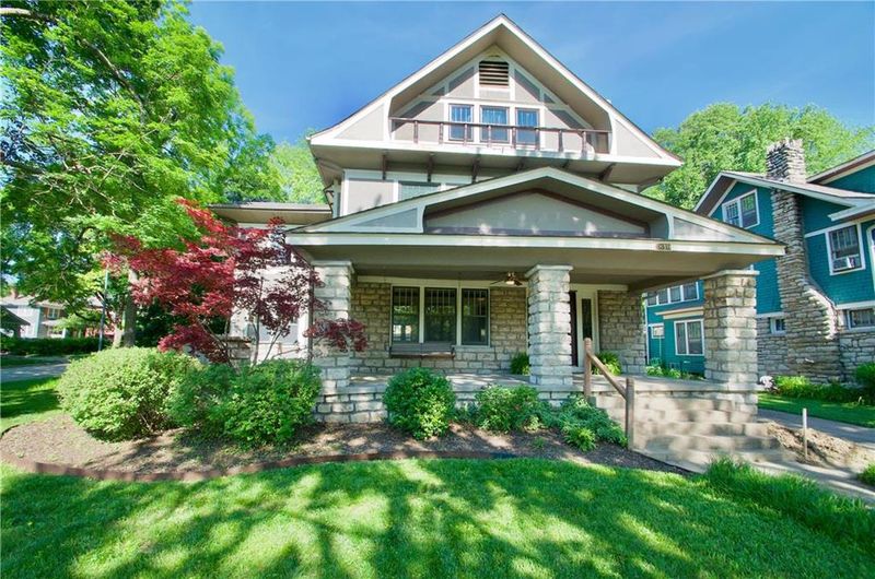 5818 Brookside Blvd, Kansas City, MO 64113