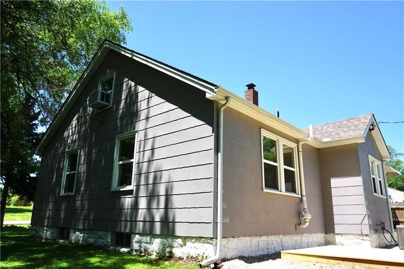 2309 S 38th St, Kansas City, KS 66106