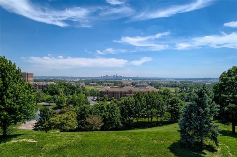 4200 N Hickory Ln, Kansas City, MO 64116