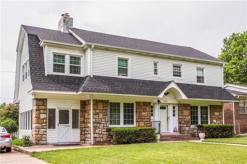 4015 Gladstone Blvd, Kansas City, MO 64123