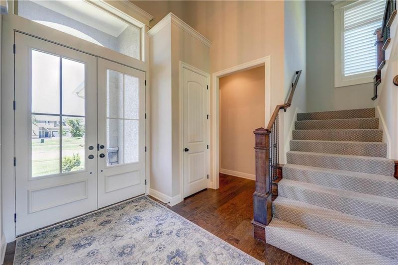 16261 Canterbury Rd, Overland Park, KS 66085