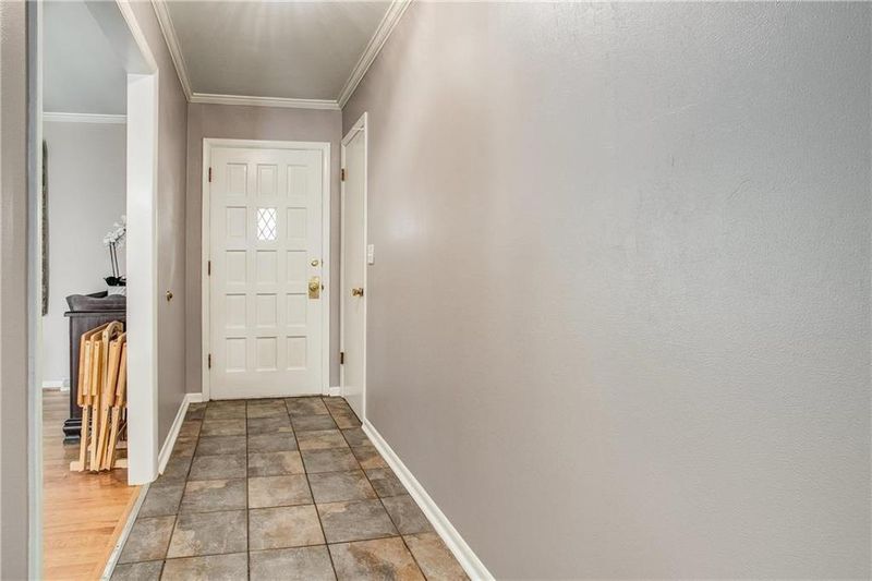 9613 W 92nd Ter, Overland Park, KS 66212