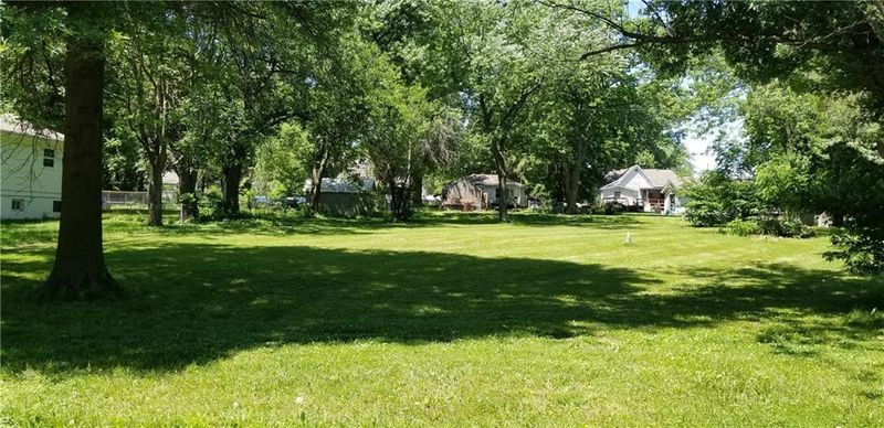 302 Center St, Lathrop, MO 64465