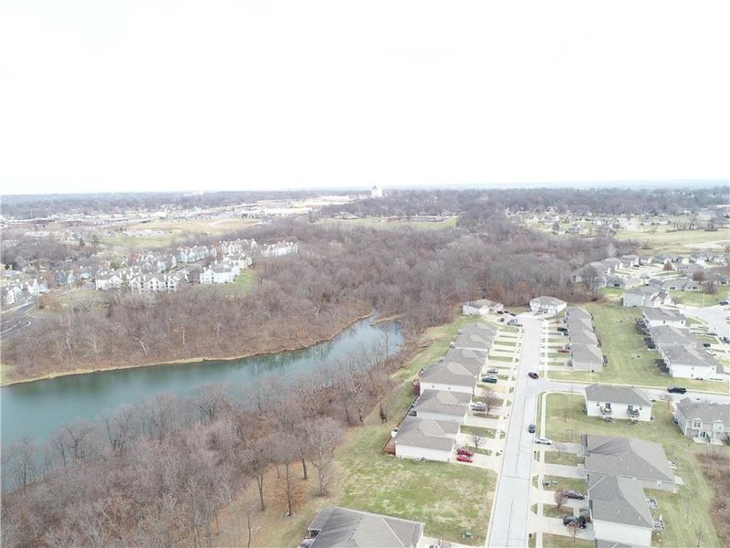 10305 E 45th Ter, Kansas City, MO 64133