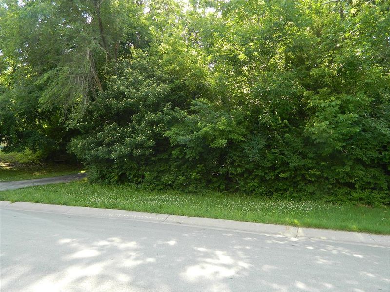 N Eugene Field Rd, Kansas City, MO 64119