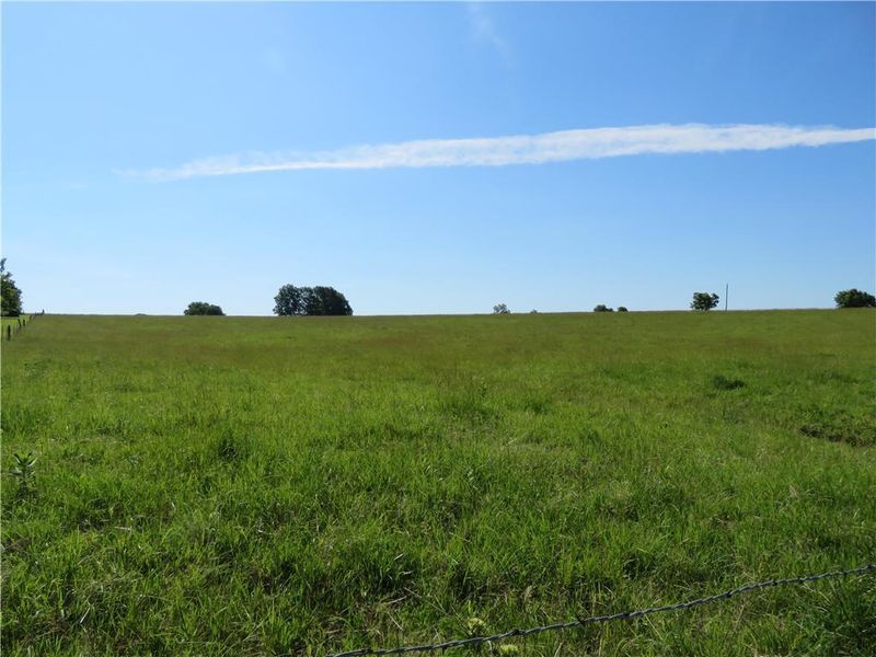 00004 251st St, Mclouth, KS 66054