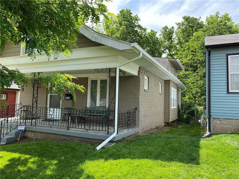 3853 E 60th St, Kansas City, MO 64130