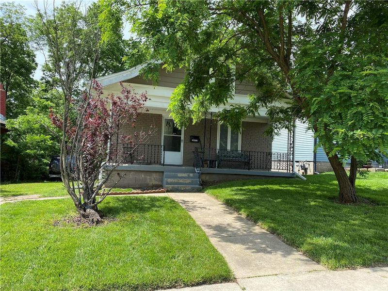 3853 E 60th St, Kansas City, MO 64130