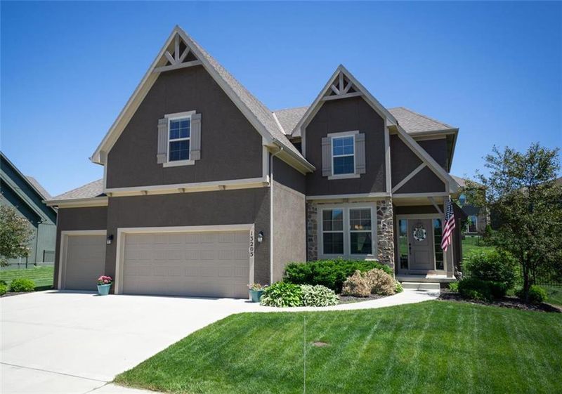 13205 W 170 St, Overland Park, KS 66221