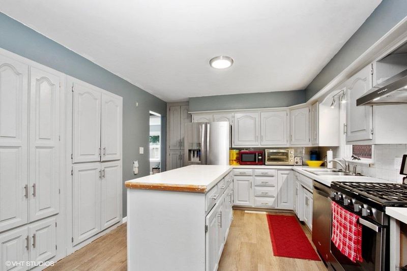 1307 E 80th St, Kansas City, MO 64131