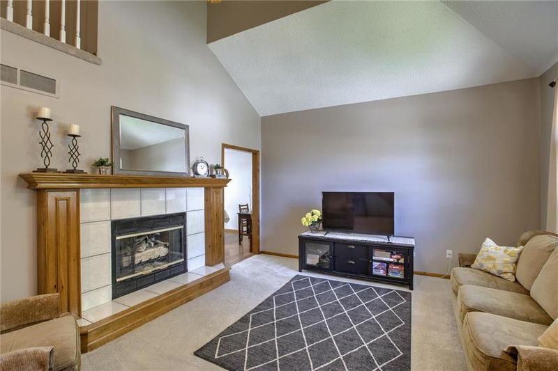 4501 NW Apache Dr, Riverside, MO 64150