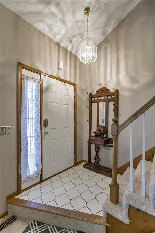 4501 NW Apache Dr, Riverside, MO 64150