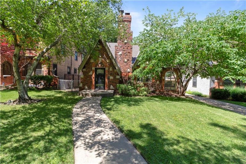 604 E 71st Ter, Kansas City, MO 64131