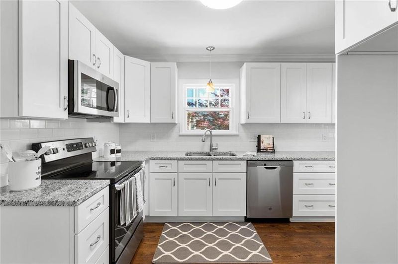 7419 Holmes Rd, Kansas City, MO 64131