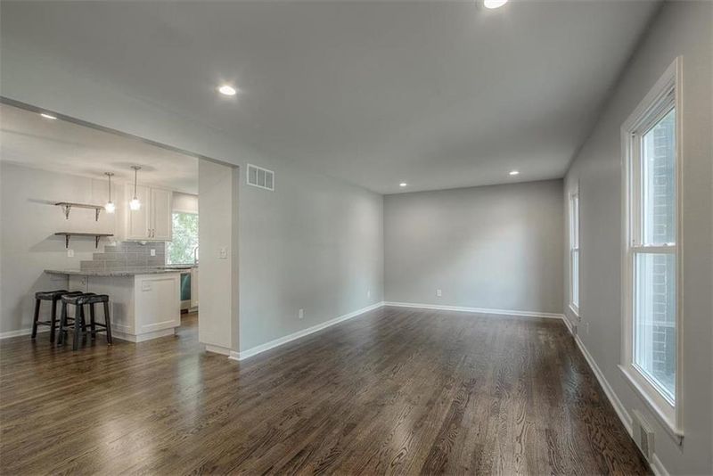 7909 W 96th St, Overland Park, KS 66212