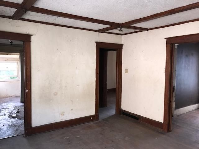 5207 Independence Ave, Kansas City, MO 64124
