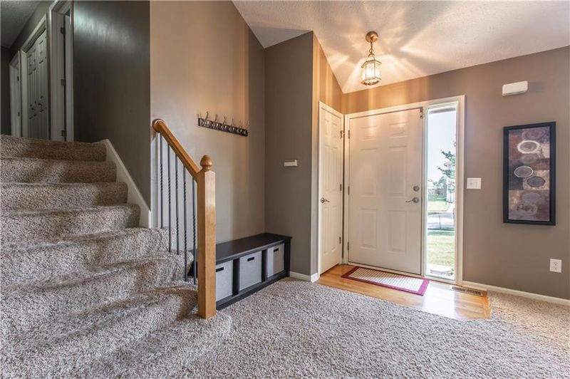 811 NE 116th Ter, Kansas City, MO 64155