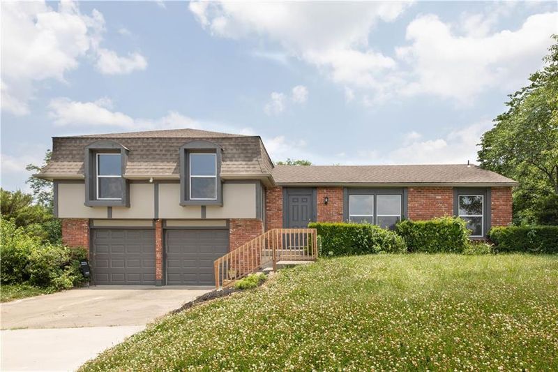 15255 Switzer Rd, Overland Park, KS 66221