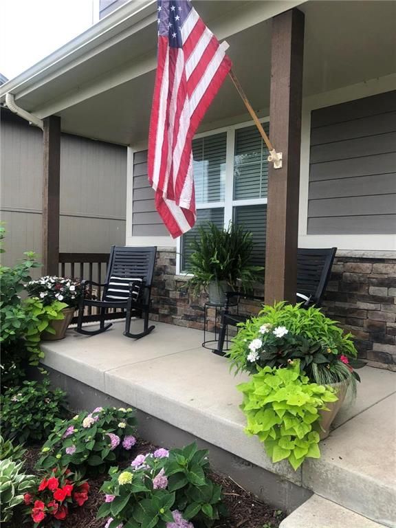 2805 SE Jennifer Dr, Lee's Summit, MO 64063