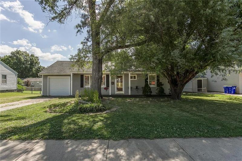 7121 Lamar Ave, Overland Park, KS 66204