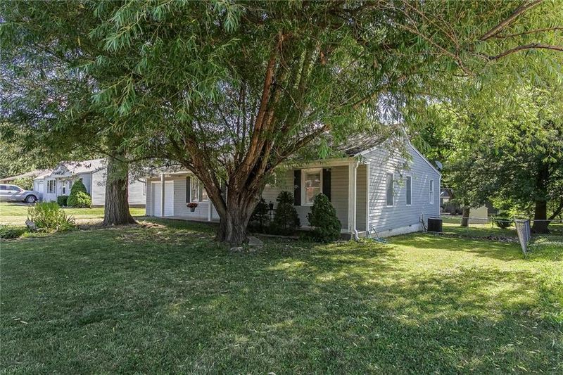 7121 Lamar Ave, Overland Park, KS 66204
