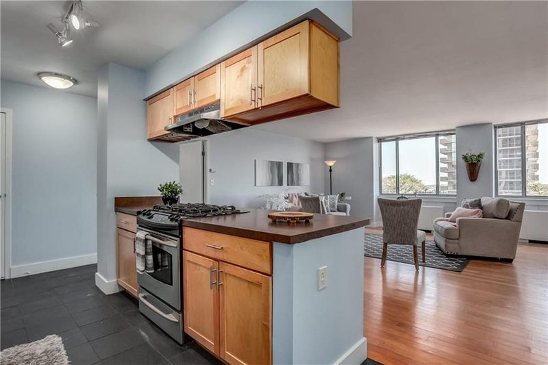 600 E 8th St #3D, Kansas City, MO 64106