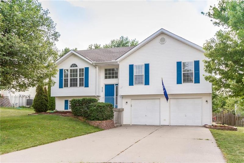 8708 N Sheldon Ct, Kansas City, MO 64152