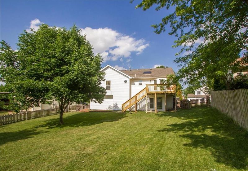 8708 N Sheldon Ct, Kansas City, MO 64152