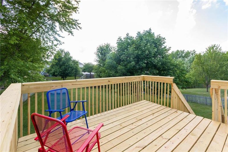 8708 N Sheldon Ct, Kansas City, MO 64152