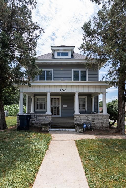 1703 E 35th St, Kansas City, MO 64109