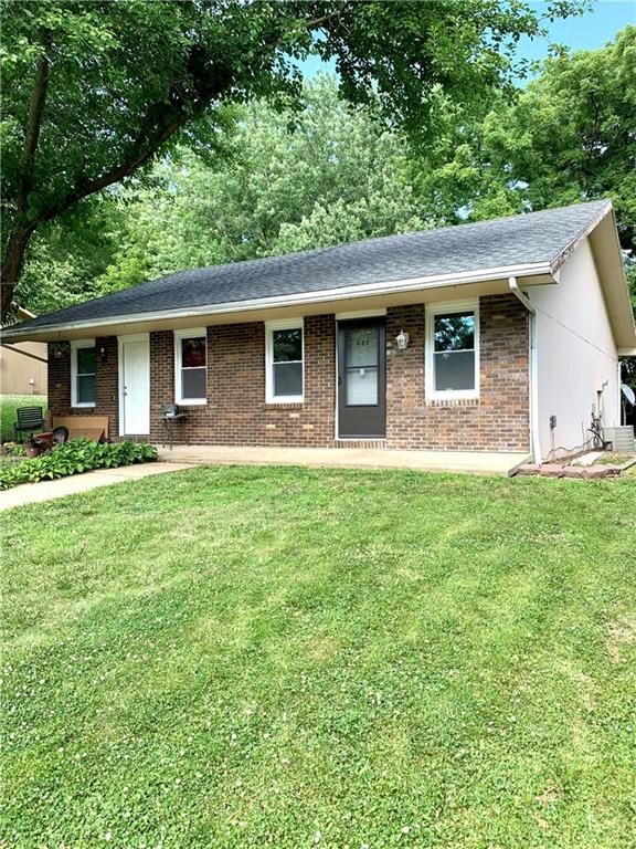 825 S 35 St, St Joseph, MO 64501