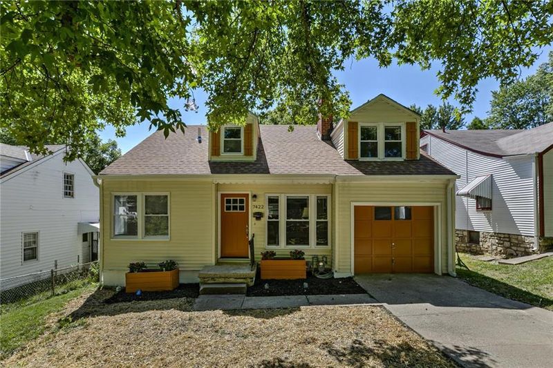 7422 Olive St, Kansas City, MO 64132