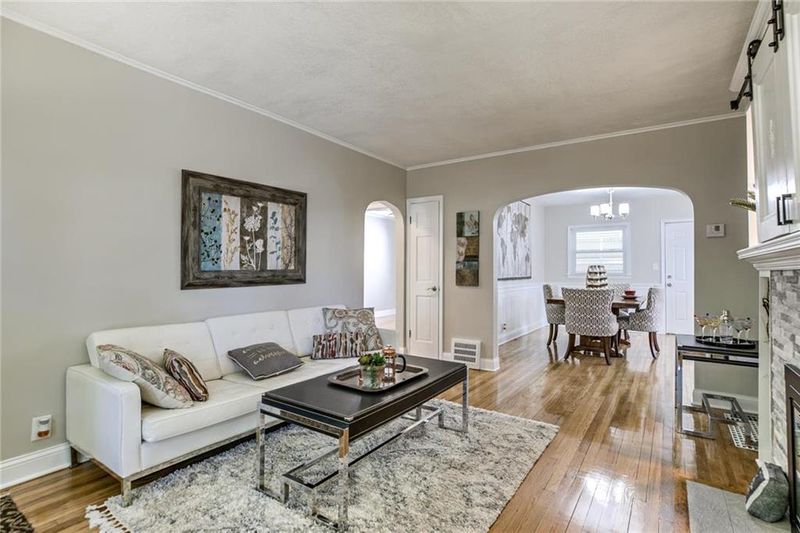 7422 Olive St, Kansas City, MO 64132