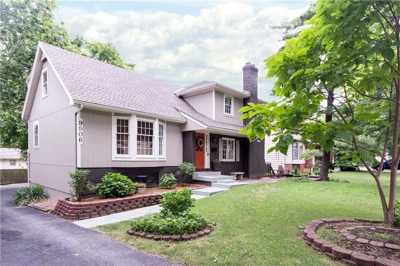 9506 Lamar Ave, Overland Park, KS 66207