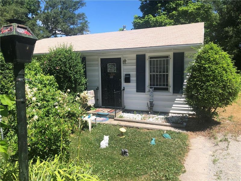 5606 E 39th St, Kansas City, MO 64128