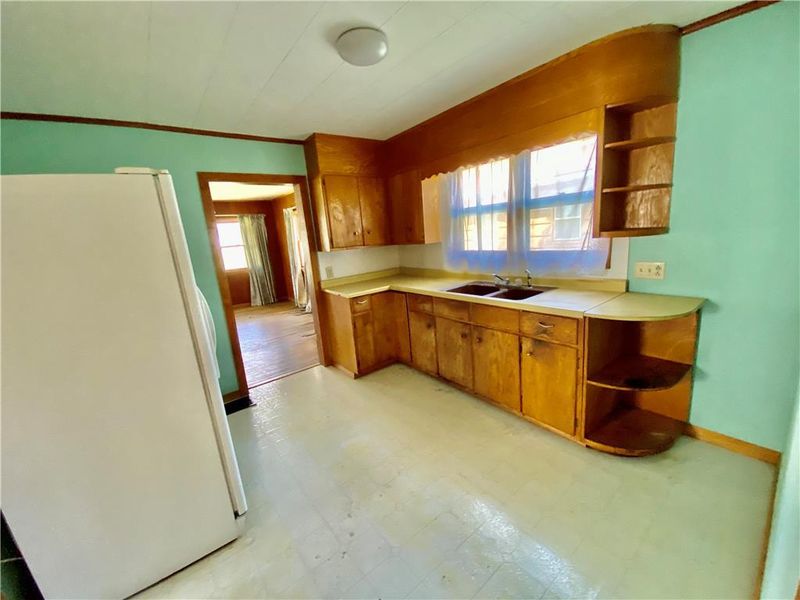 3228 Sacramento St, St Joseph, MO 64507