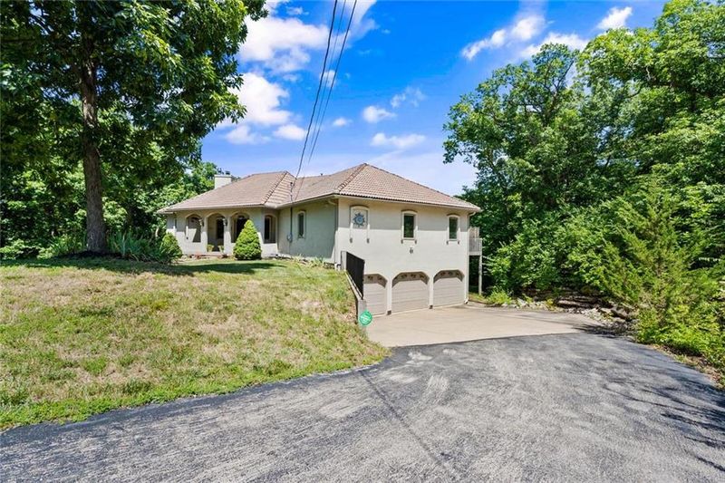 12201 Prospect Ave, Kansas City, MO 64146