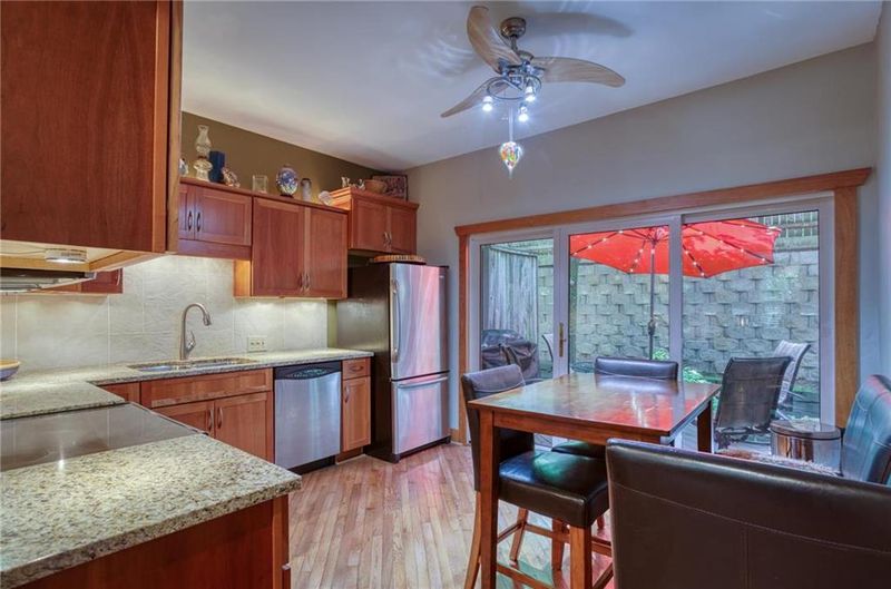 11 E 29th St, Kansas City, MO 64108