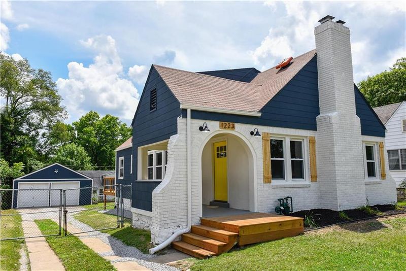 1223 E 75th St, Kansas City, MO 64131
