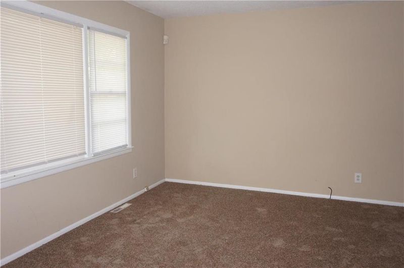 8300 E 91st Ter, Kansas City, MO 64138